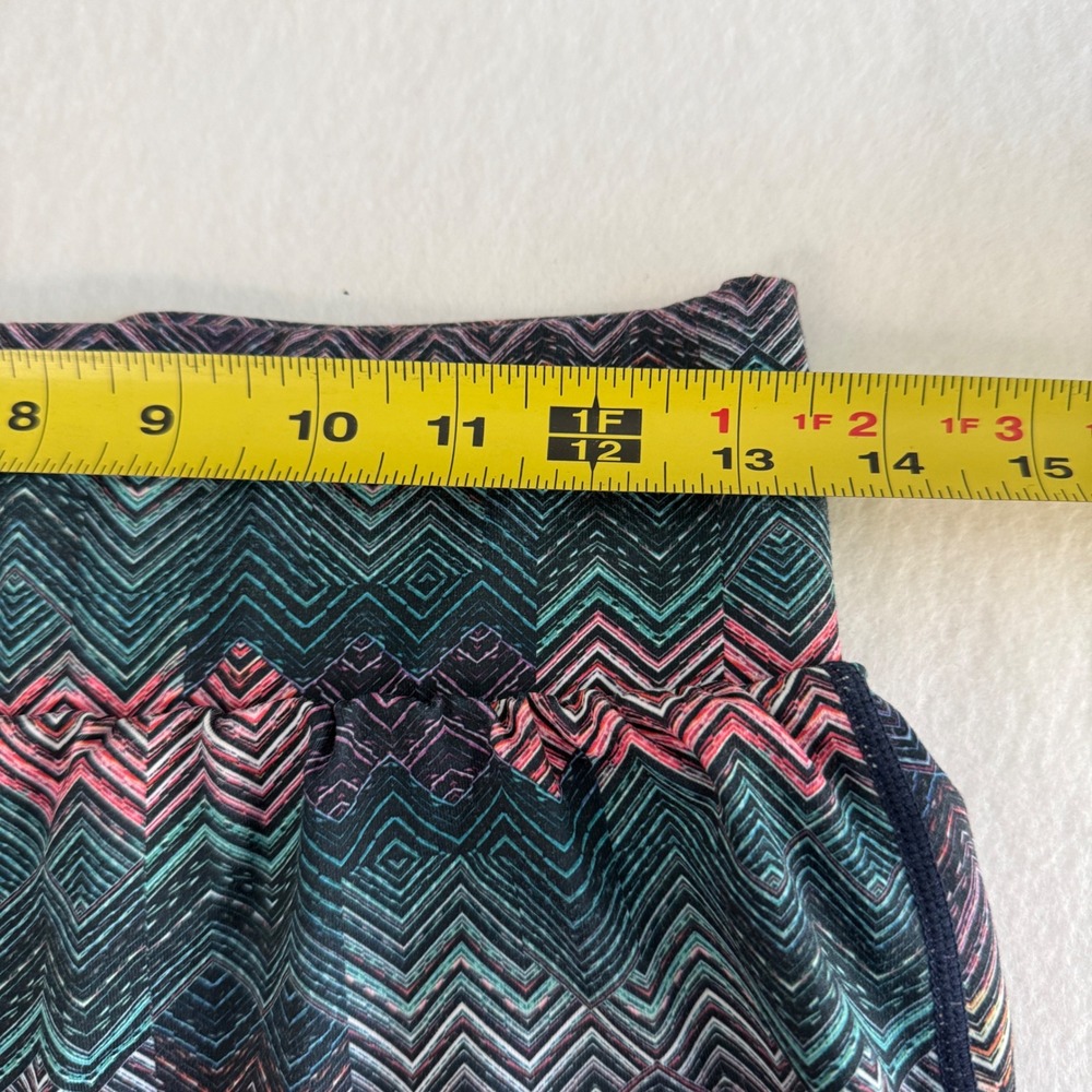 Fabletics 2-in-1 Athletic Shorts Women Small Multi-Color Chevron SO1827281-1942 - Picture 2 of 7